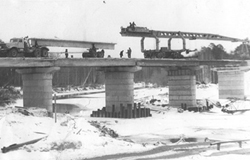 Cтроительство моста через реку Ларьеган